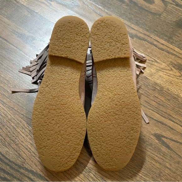 KATE SPADE BITSY SUEDE FRINGE ANKLE BOOTS Size 9.5 - Picture 11 of 13